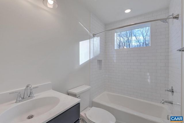 4 JARMANS GAP RD, Crozet, VA 22932