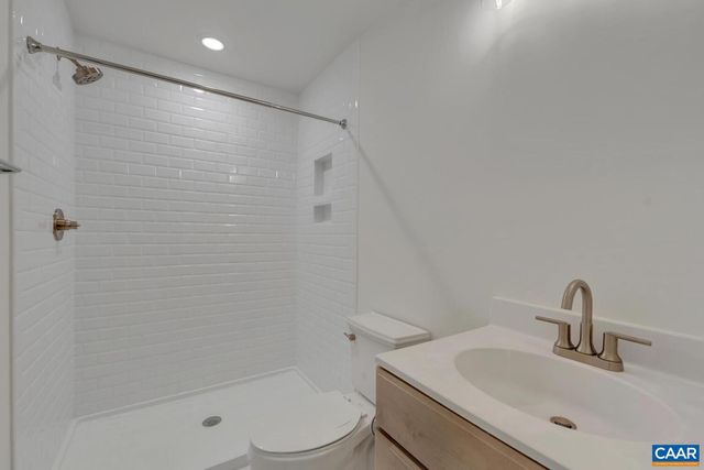 4 JARMANS GAP RD, Crozet, VA 22932