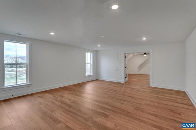 4 JARMANS GAP RD, Crozet, VA 22932