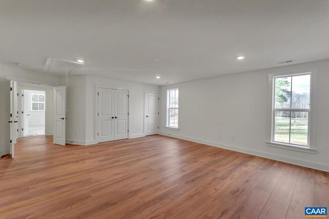 4 JARMANS GAP RD, Crozet, VA 22932