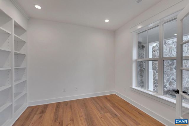 4 JARMANS GAP RD, Crozet, VA 22932