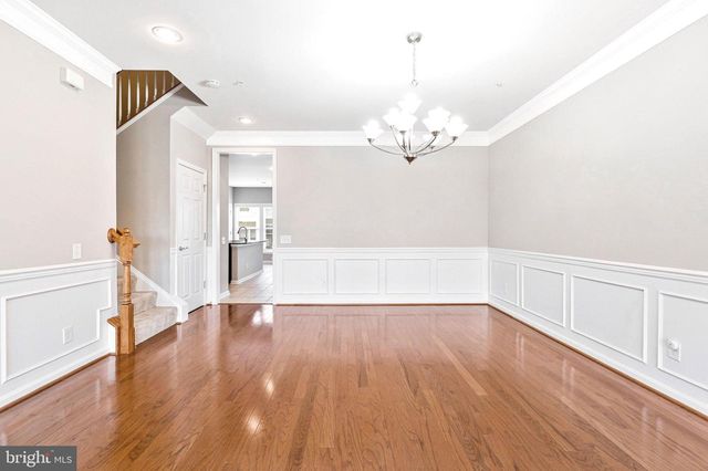3040 RITTENHOUSE CIR, Fairfax, VA 22031