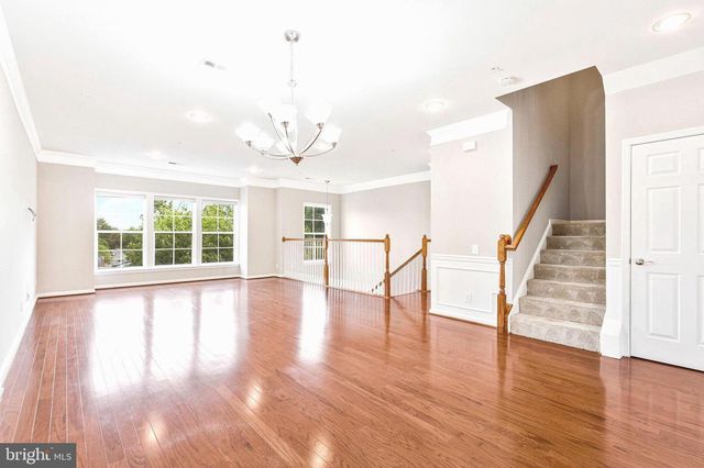 3040 RITTENHOUSE CIR, Fairfax, VA 22031