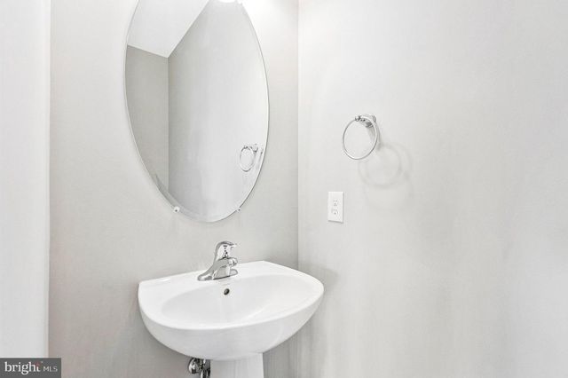 3040 RITTENHOUSE CIR, Fairfax, VA 22031