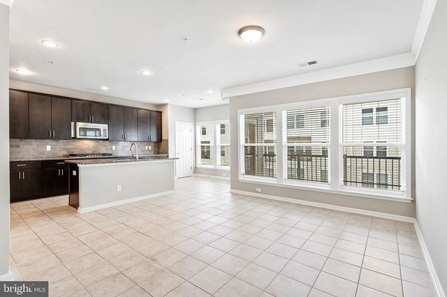 3040 RITTENHOUSE CIR, Fairfax, VA 22031