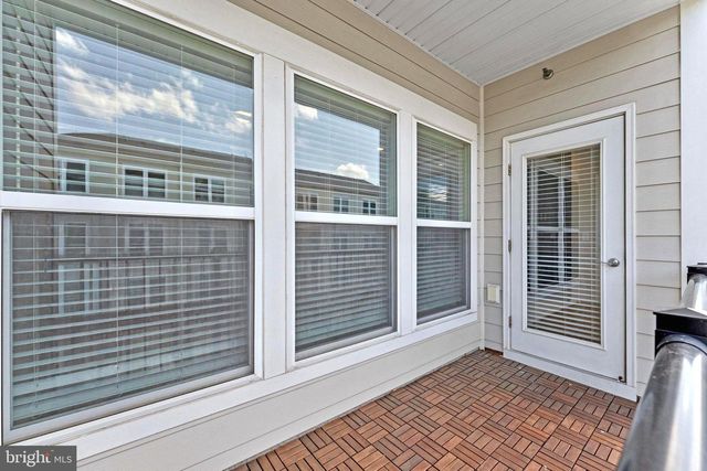 3040 RITTENHOUSE CIR, Fairfax, VA 22031