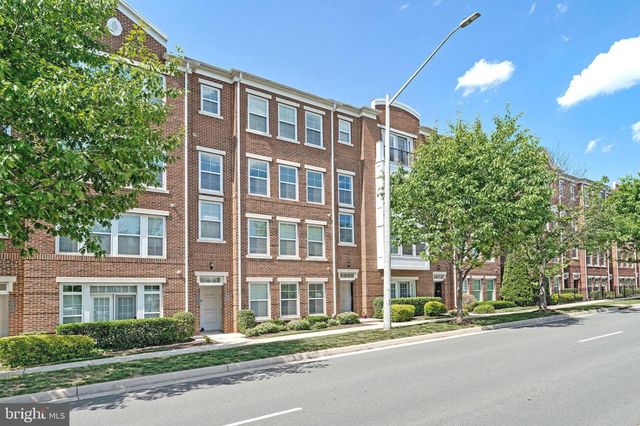 3040 RITTENHOUSE CIR, Fairfax, VA 22031