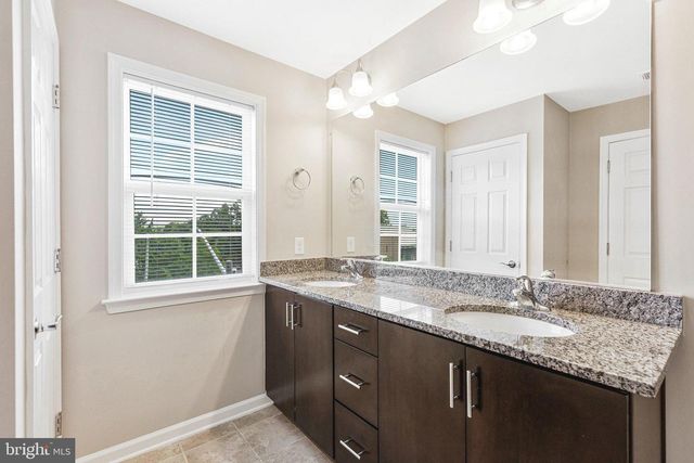 3040 RITTENHOUSE CIR, Fairfax, VA 22031