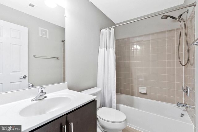 3040 RITTENHOUSE CIR, Fairfax, VA 22031