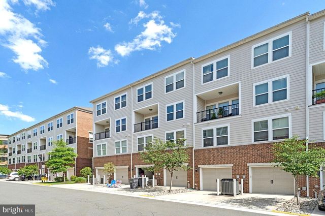 3040 RITTENHOUSE CIR, Fairfax, VA 22031