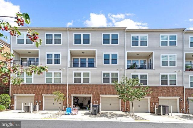 3040 RITTENHOUSE CIR, Fairfax, VA 22031