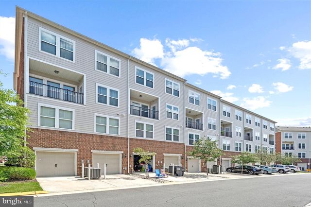 3040 RITTENHOUSE CIR, Fairfax, VA 22031
