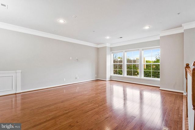 3040 RITTENHOUSE CIR, Fairfax, VA 22031