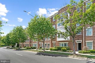 3040 RITTENHOUSE CIR, Fairfax, VA 22031