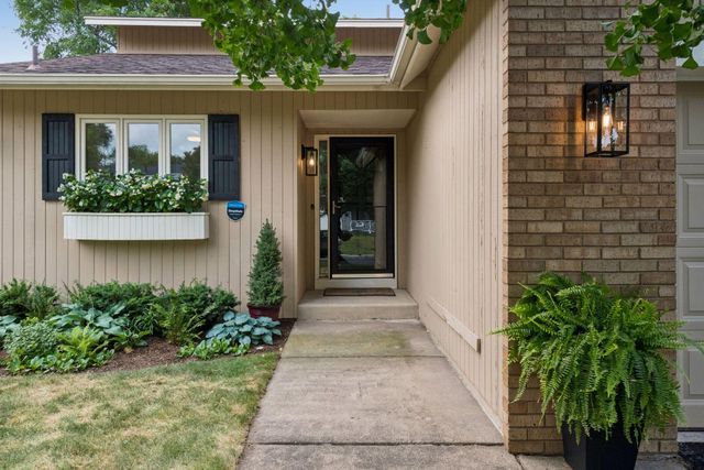 10441 Lee Drive, Eden Prairie, MN 55347