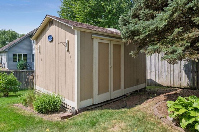 10441 Lee Drive, Eden Prairie, MN 55347