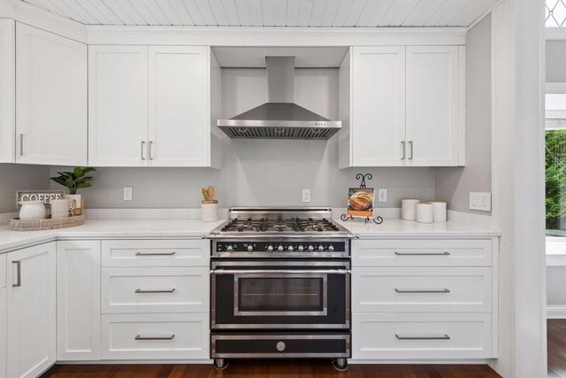 10441 Lee Drive, Eden Prairie, MN 55347