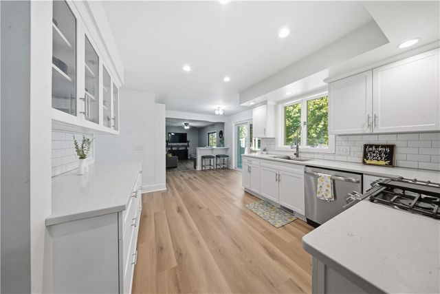 7260 Pear Tree, Ontario, NY 14519