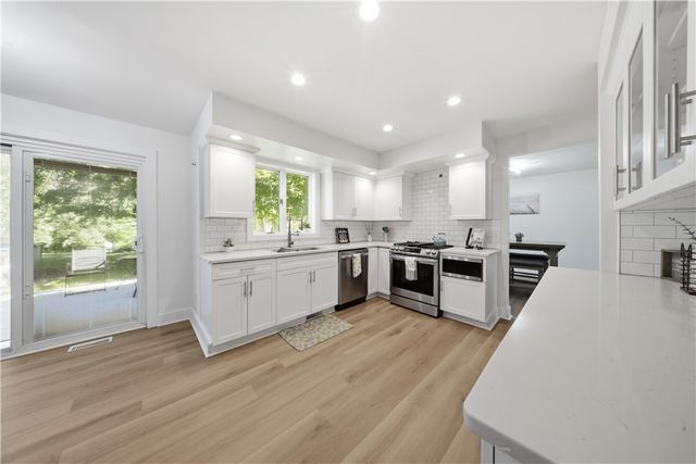 7260 Pear Tree, Ontario, NY 14519