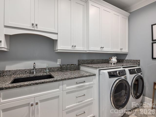 28 Falling Star Court, Fletcher, NC 28732