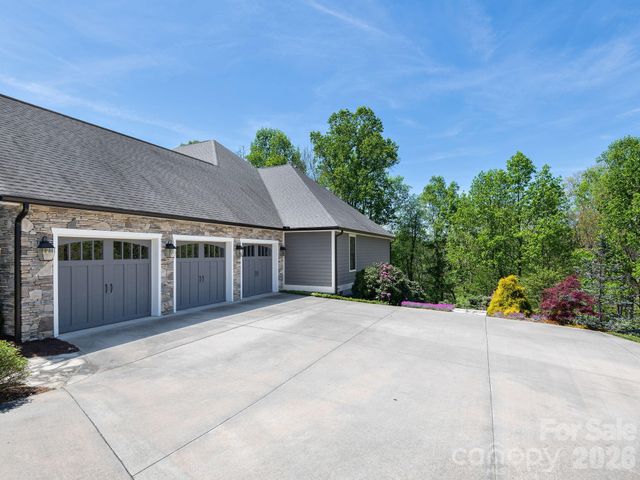 28 Falling Star Court, Fletcher, NC 28732