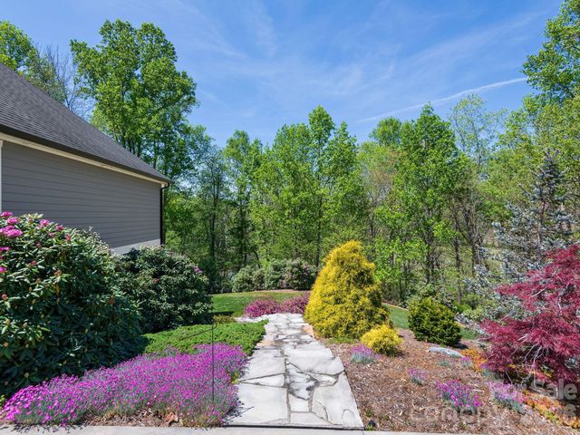 28 Falling Star Court, Fletcher, NC 28732