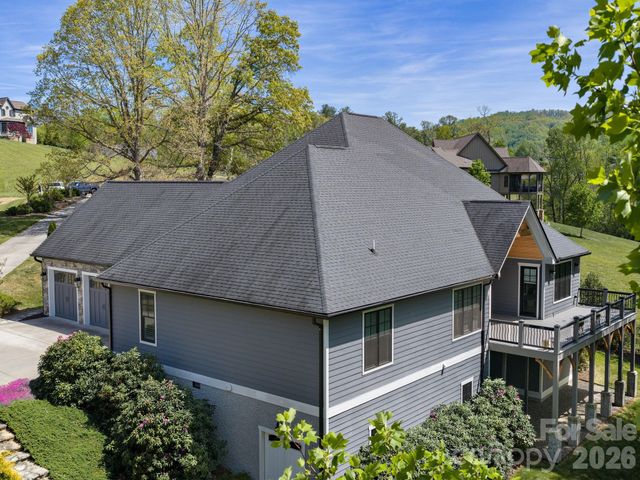28 Falling Star Court, Fletcher, NC 28732