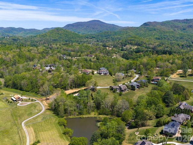 28 Falling Star Court, Fletcher, NC 28732