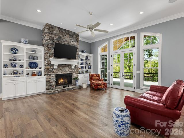 28 Falling Star Court, Fletcher, NC 28732
