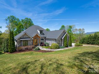 28 Falling Star Court, Fletcher, NC 28732