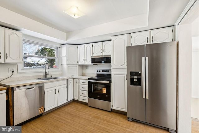 384 WILDROSE ST, Browns Mills, NJ 08015