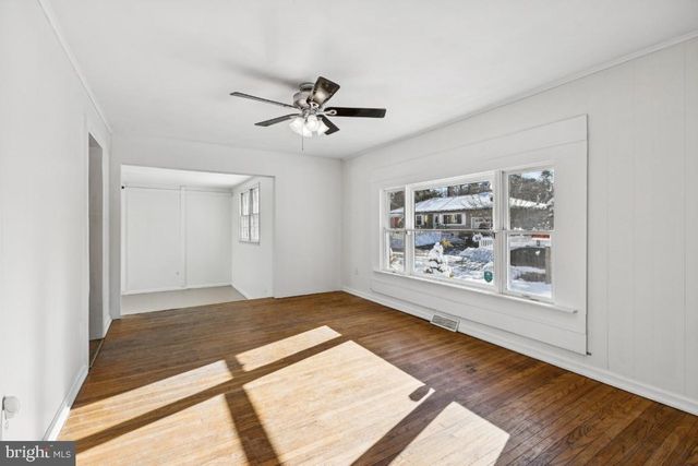 384 WILDROSE ST, Browns Mills, NJ 08015