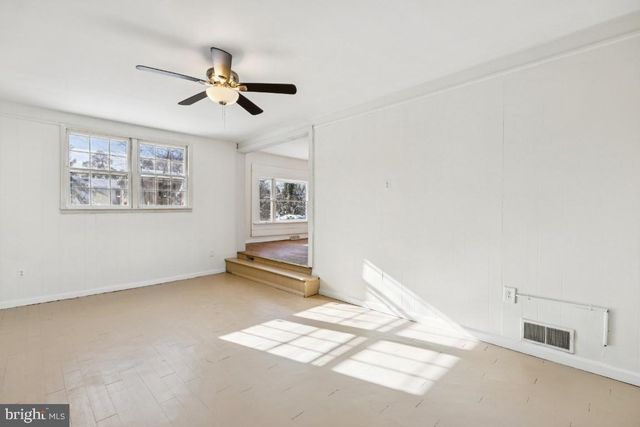 384 WILDROSE ST, Browns Mills, NJ 08015