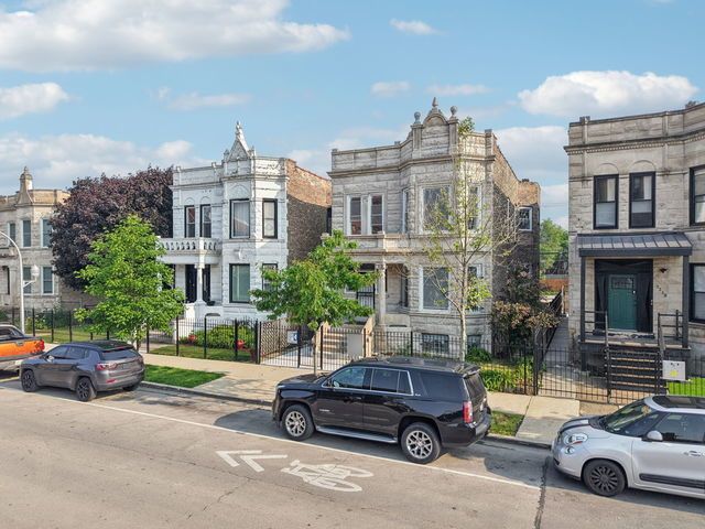 3220 W Polk Street 2, Chicago, IL 60624