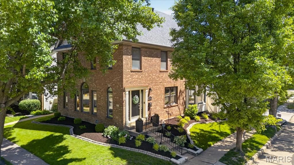 950 Barnard College Lane, St Louis, MO 63130