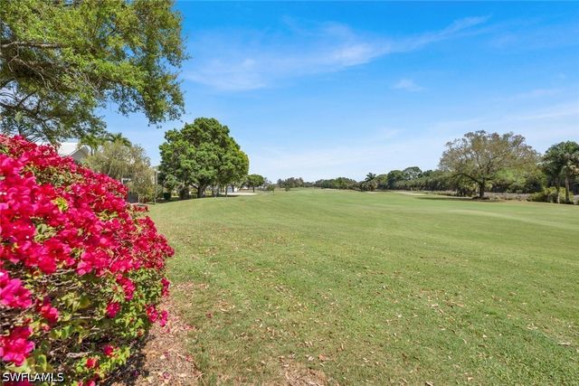 1562 Weybridge CIR 31, Naples, FL 34110