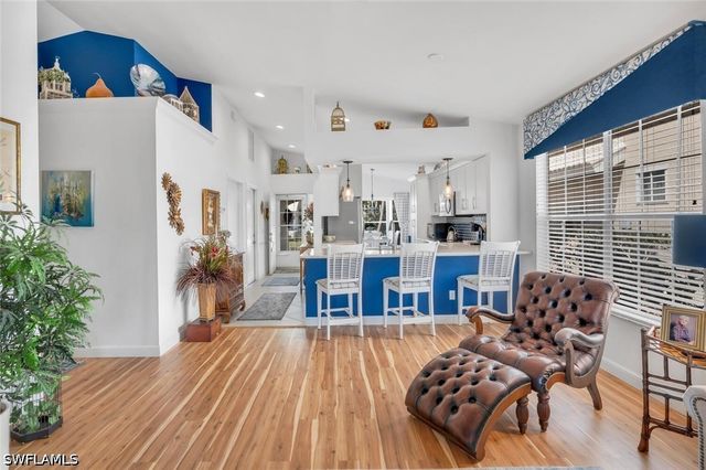 1562 Weybridge CIR 31, Naples, FL 34110