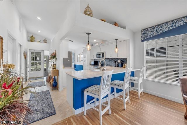 1562 Weybridge CIR 31, Naples, FL 34110