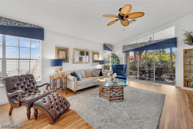 1562 Weybridge CIR 31, Naples, FL 34110