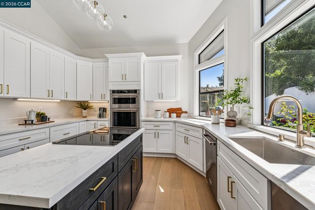 6 Tanglewood Lane, Lafayette, CA 94549