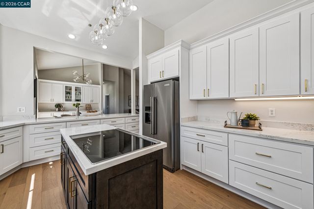 6 Tanglewood Lane, Lafayette, CA 94549