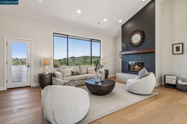 6 Tanglewood Lane, Lafayette, CA 94549