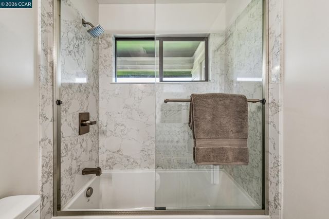6 Tanglewood Lane, Lafayette, CA 94549