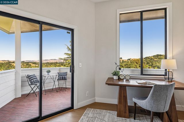6 Tanglewood Lane, Lafayette, CA 94549