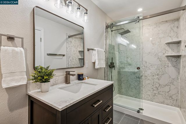 6 Tanglewood Lane, Lafayette, CA 94549