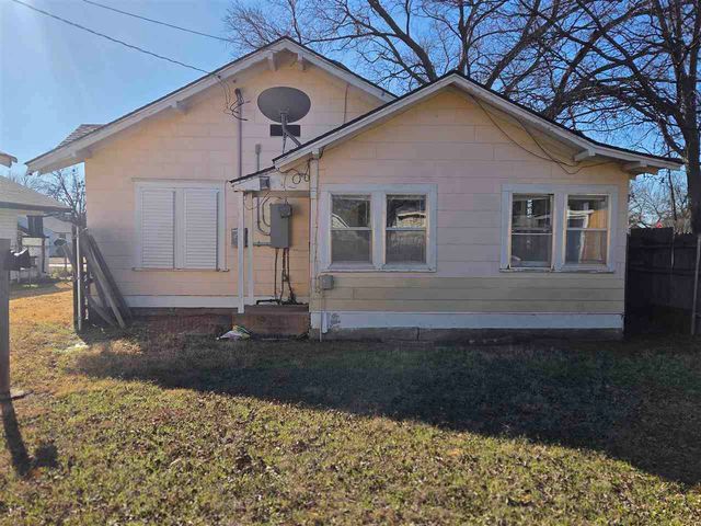 713 NW Columbia, Lawton, OK 73505