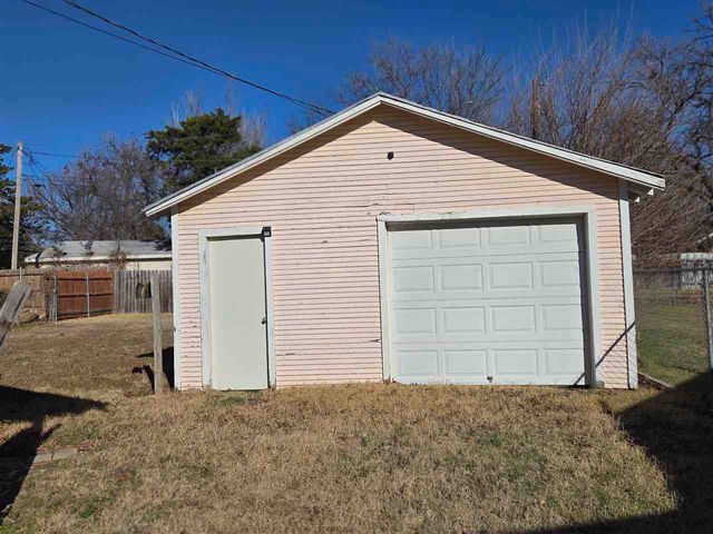 713 NW Columbia, Lawton, OK 73505