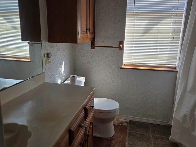 713 NW Columbia, Lawton, OK 73505