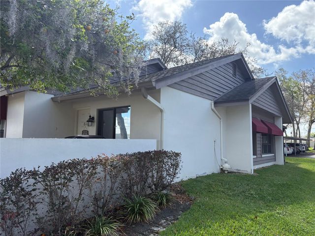 811 OAK PARK PLACE, Brandon, FL 33511