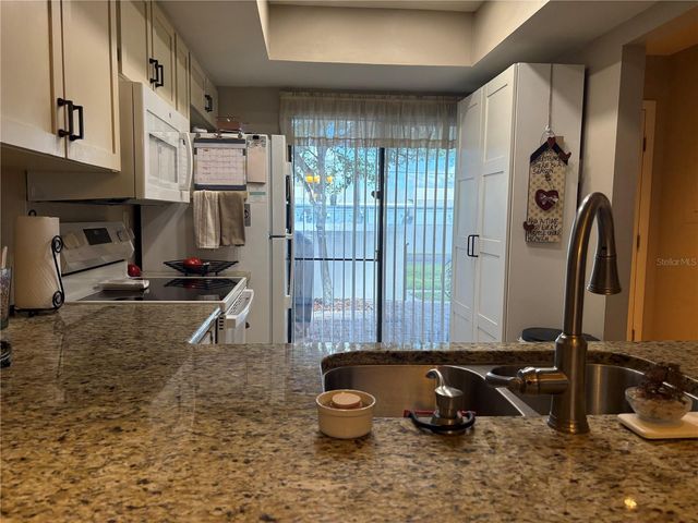 811 OAK PARK PLACE, Brandon, FL 33511